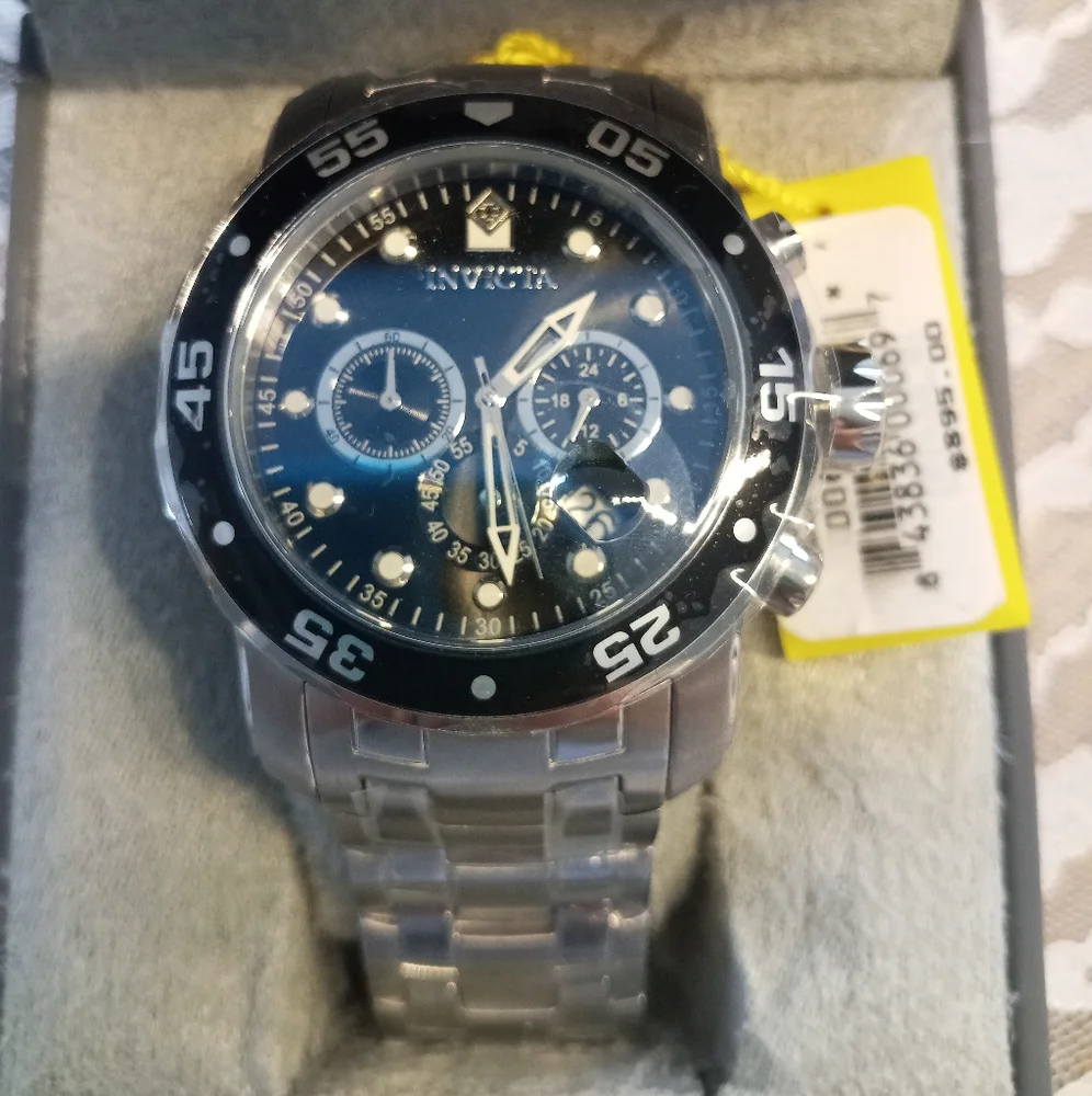 Invicta Men's Watch - Picture 2 of 4